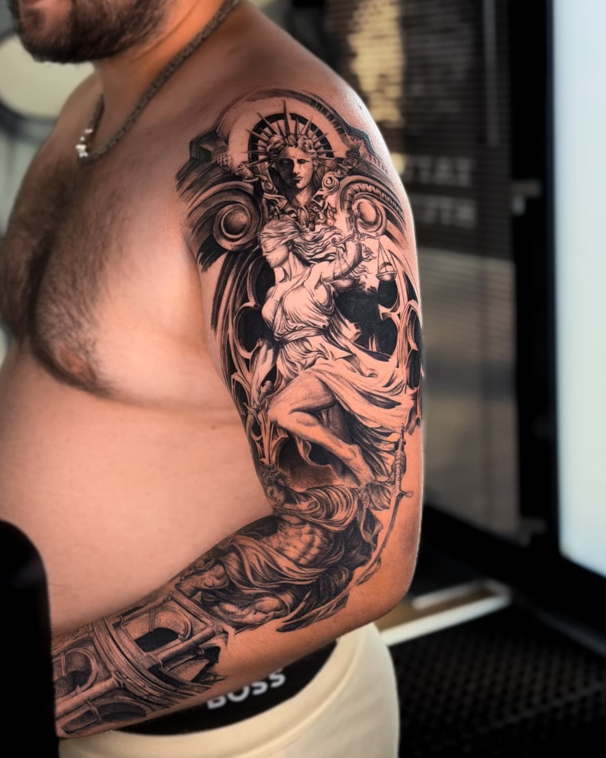 Göttin – Full Sleeve